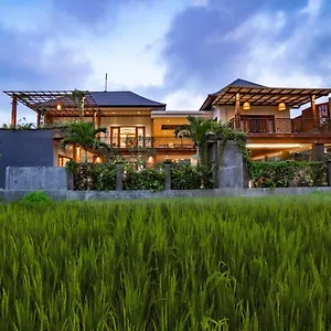 uma-shanti-villa-by-mahaputra.ubudhotelsnow.com/